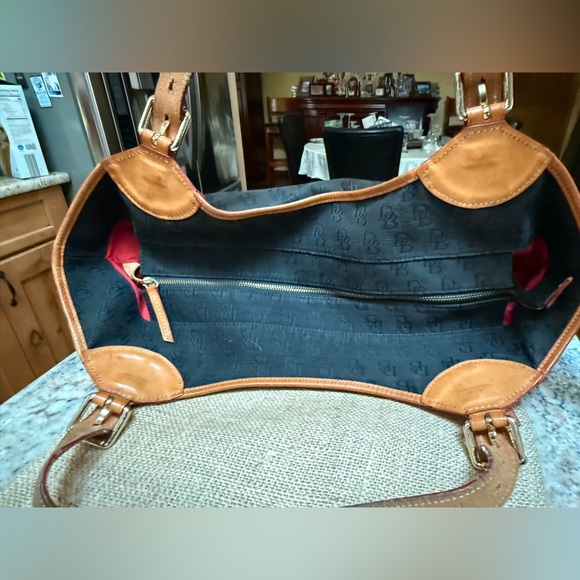 Dooney & Bourke Black Valerie Nylon Designer Tote Handbag Purse Leather Trim. - Picture 4 of 14